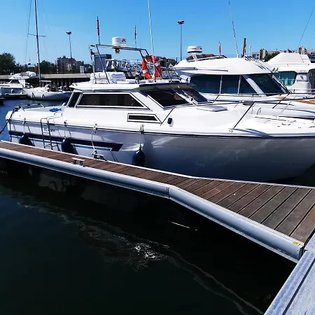 Botel Nuit Insolite Sur Un Bateau Chauffe *