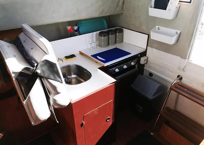 Bateau-hôtel Nuit Insolite Sur Un Bateau Chauffé